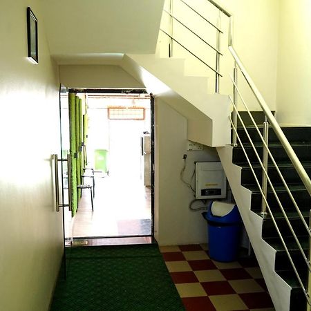 Yuvraj Lodge Osmanabad ภายนอก รูปภาพ