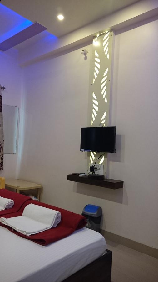 Yuvraj Lodge Osmanabad ภายนอก รูปภาพ